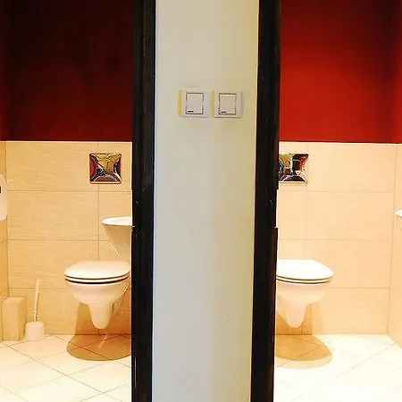 Zawodzie 20 ホステル